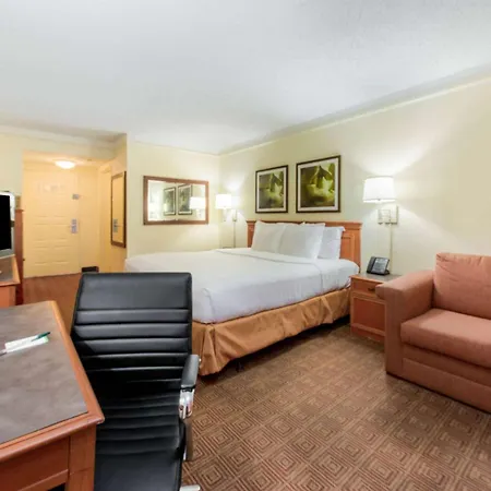La Quinta By Wyndham Ft Lauderdale Cypress Creek Hotel Fort Lauderdale Exterior photo