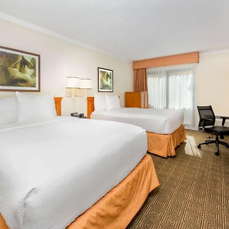 La Quinta By Wyndham Ft Lauderdale Cypress Creek Hotel Fort Lauderdale Exterior photo